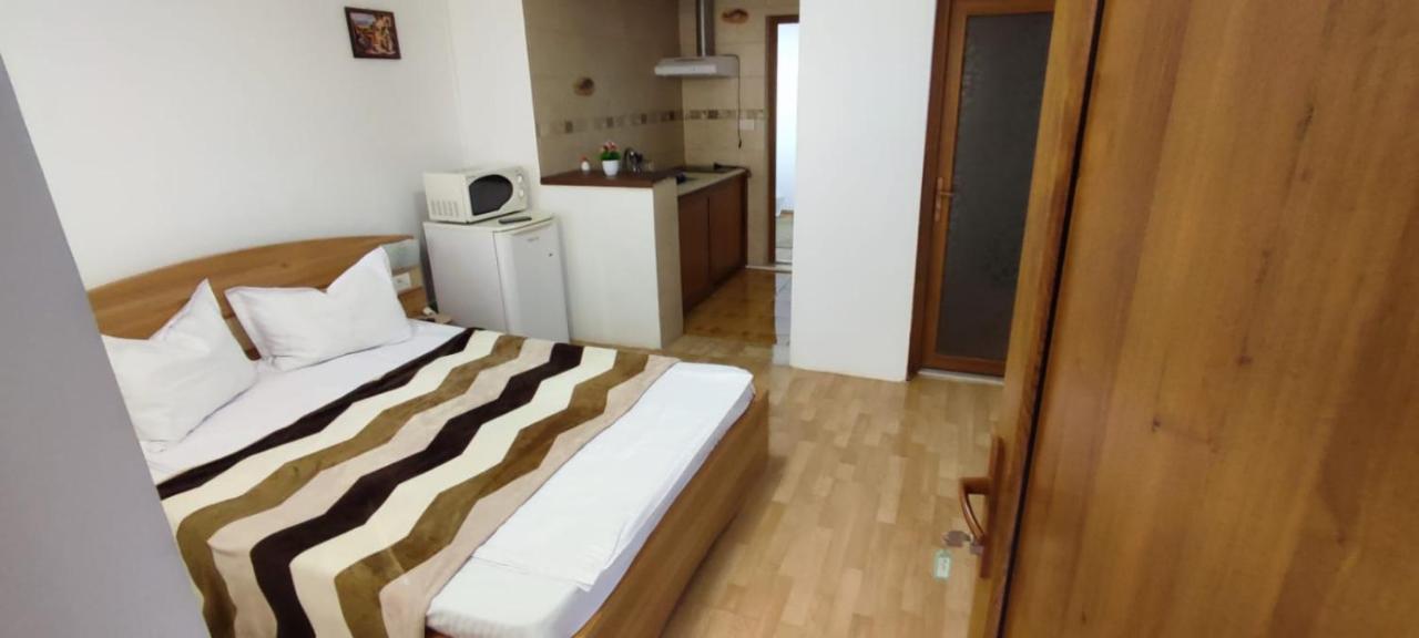 Vila Florelena Navodari Bagian luar foto