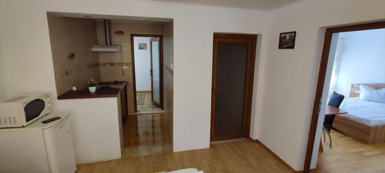 Vila Florelena Navodari Bagian luar foto