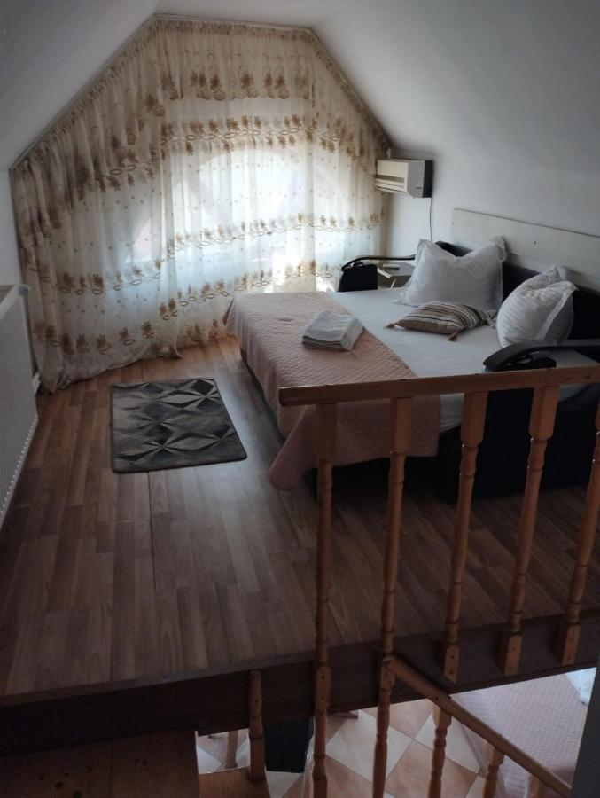 Vila Florelena Navodari Bagian luar foto